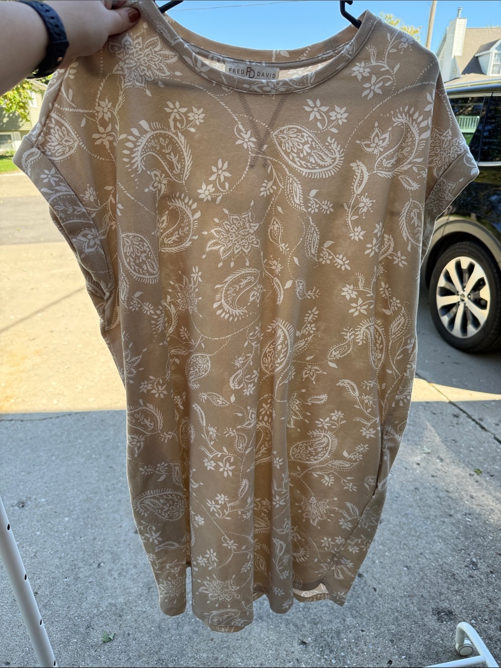 Fred David Taupe and White Paisley Short Sleeve Tunic Dress